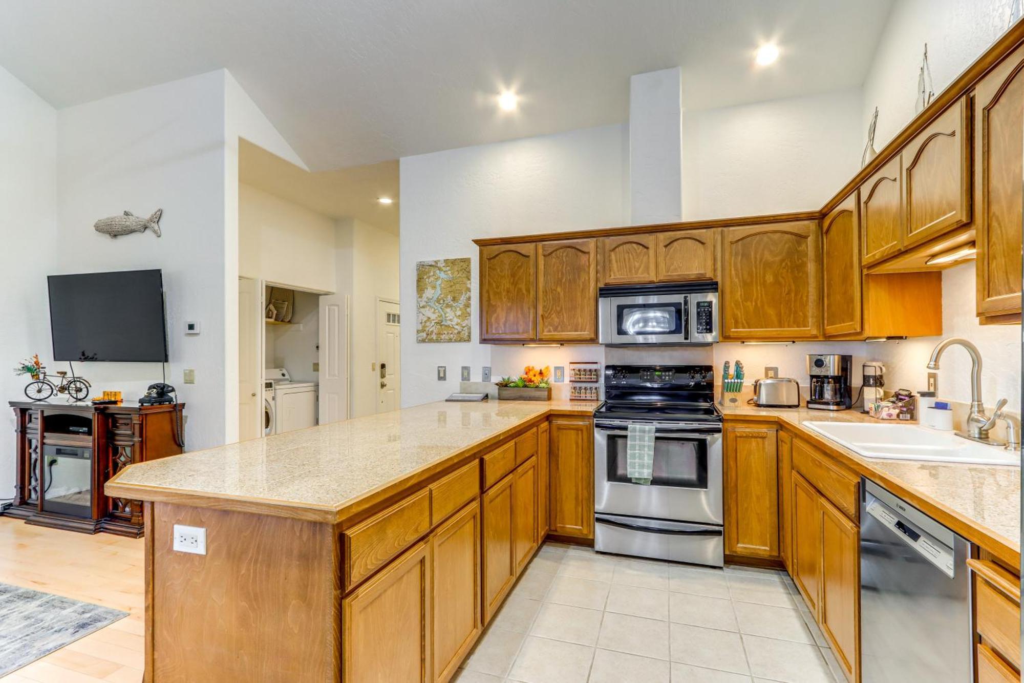 Modern Coeur Dalene Getaway Condo Walk Downtown! Кёр-д'Ален Экстерьер фото