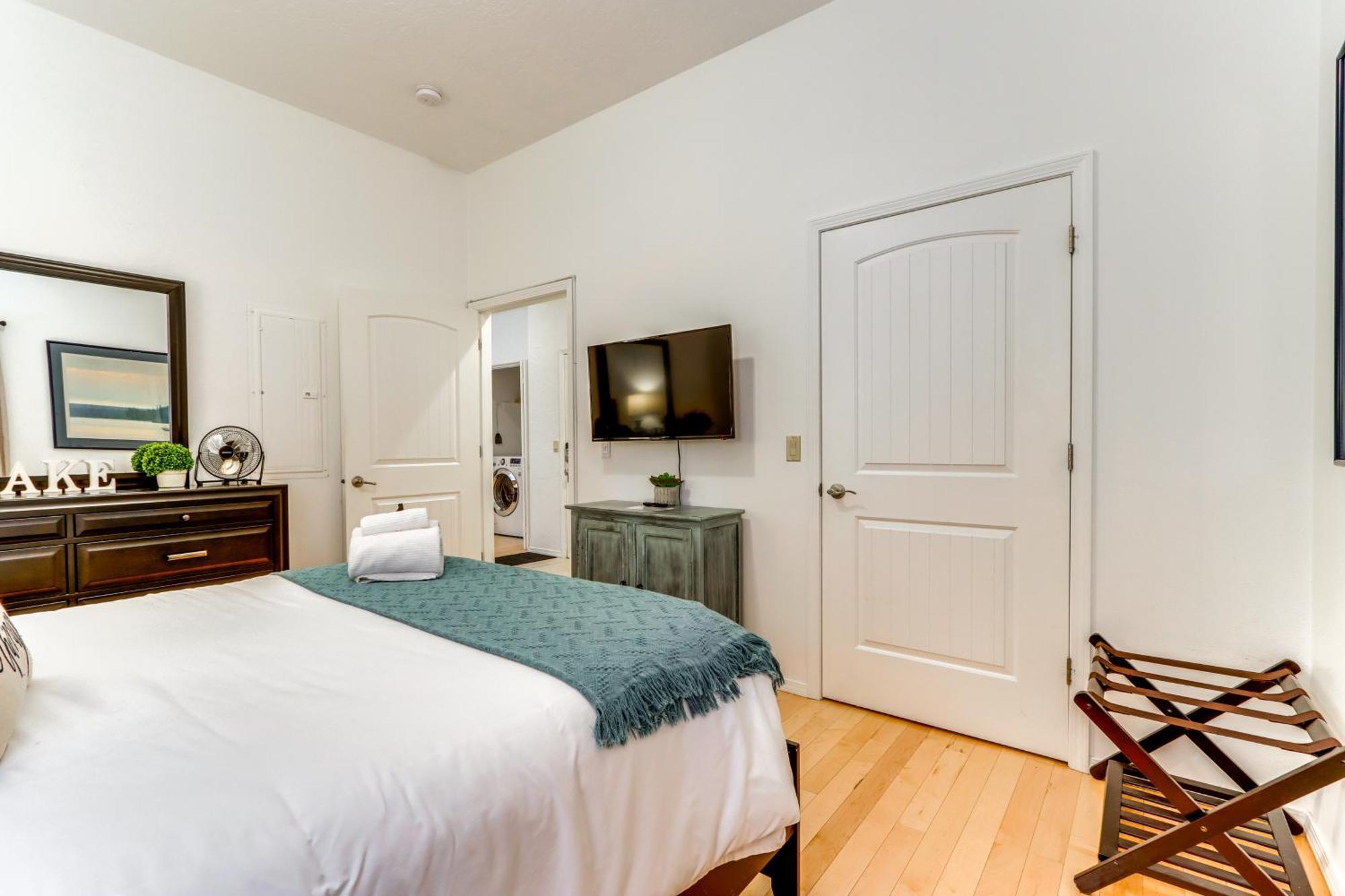 Modern Coeur Dalene Getaway Condo Walk Downtown! Кёр-д'Ален Экстерьер фото